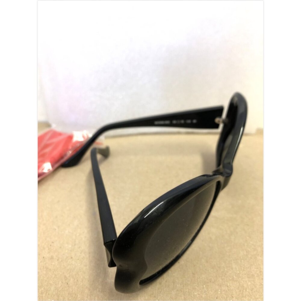 Moschino Sideways Heart Plastic Sunglasses - Picture 3 of 6